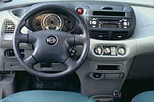 Nissan Almera Tino 2.0l CVT Comfort-Automatik /2000/