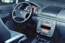 Seat Alhambra Signo 2.8 V6 Tiptronic /2000/